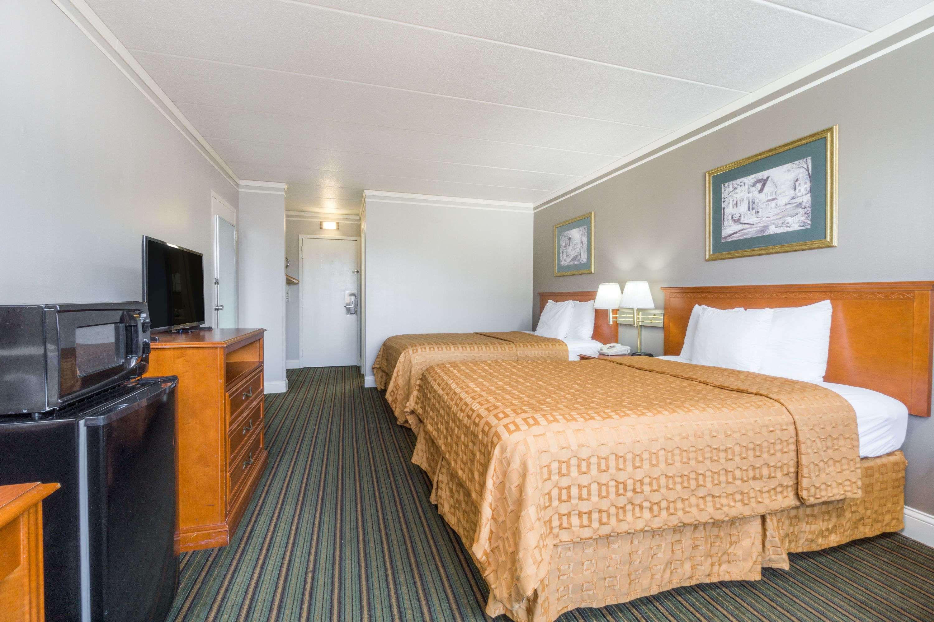 Days Inn By Wyndham Columbus East Airport Εξωτερικό φωτογραφία