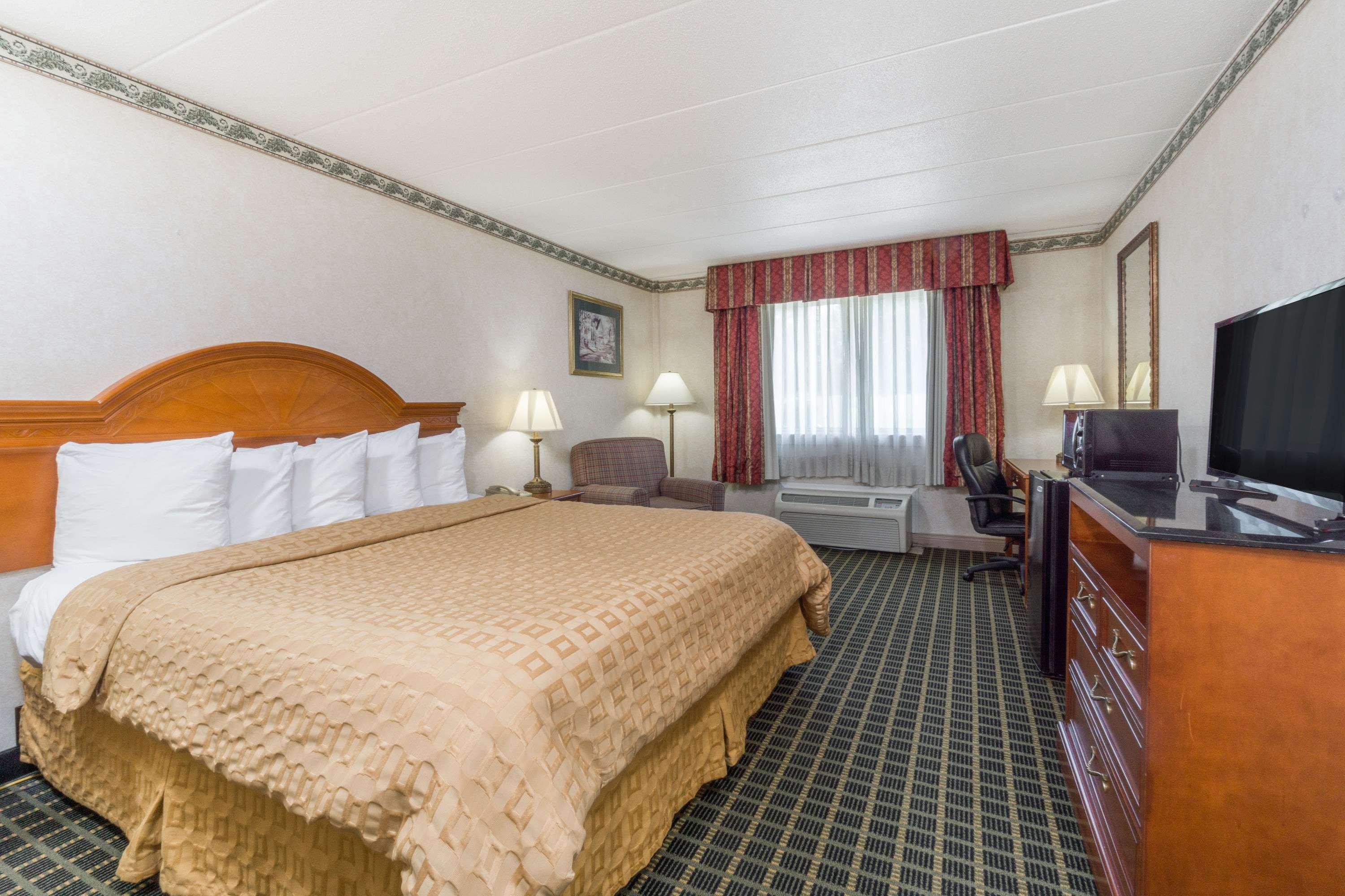 Days Inn By Wyndham Columbus East Airport Εξωτερικό φωτογραφία